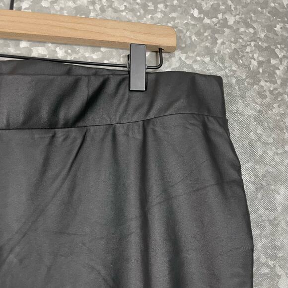 Torrid Women's Plus Size Black Signature Waist Faux Leather Leggings - 3 (3X) - Picture 3 of 8